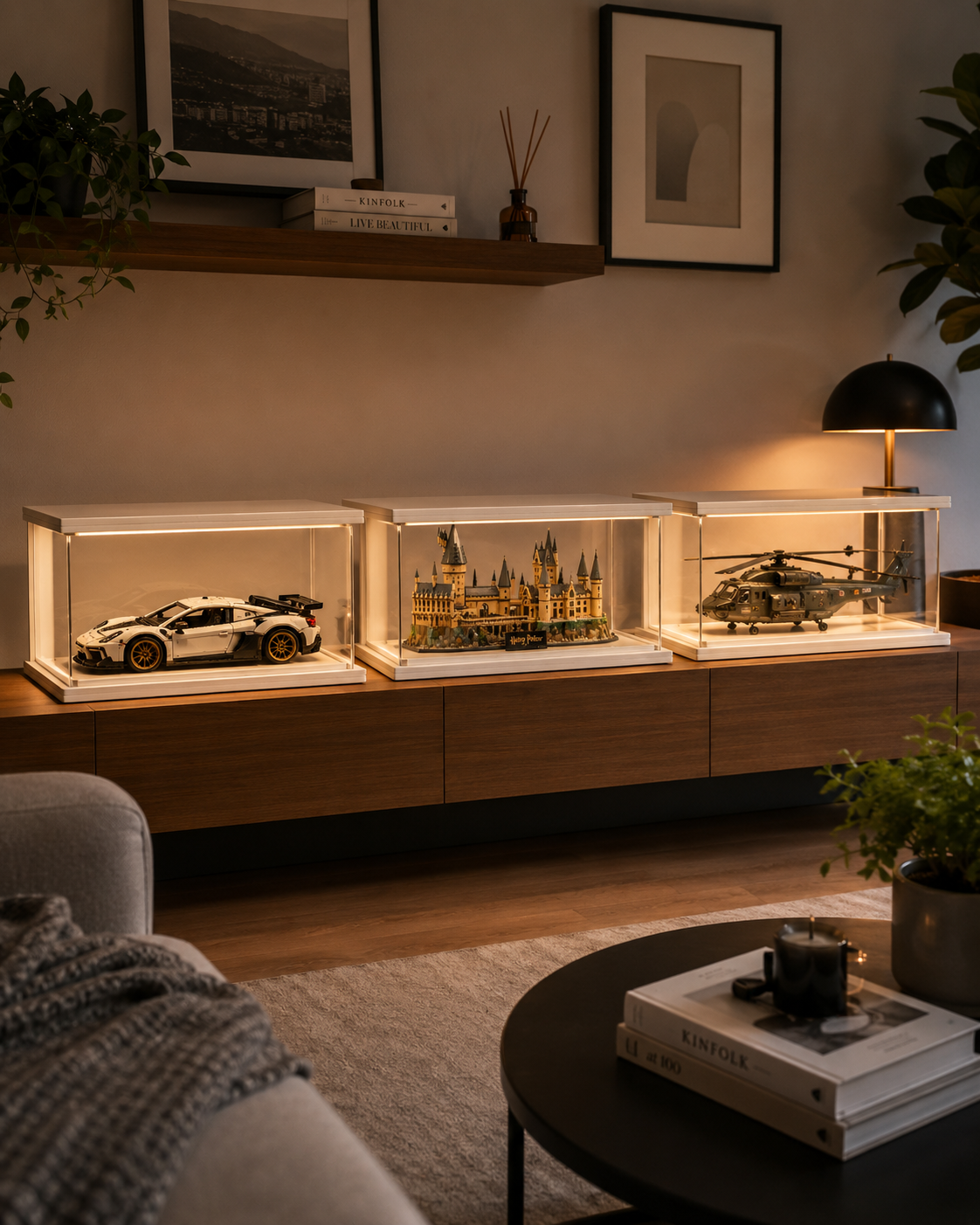 Exhibidores Velar Studio en ambiente de sala